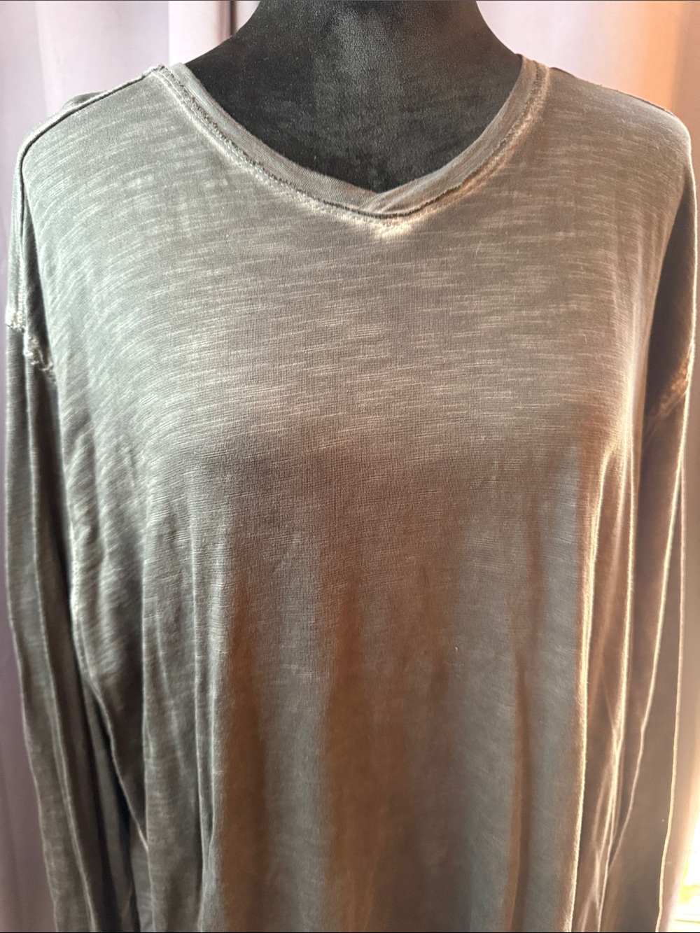 Tommy Bahama Long Sleeve V-Neck Tee in Black w/ White Accents